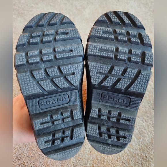 Sorel disney frozen anna boots 10 - Picture 2 of 7